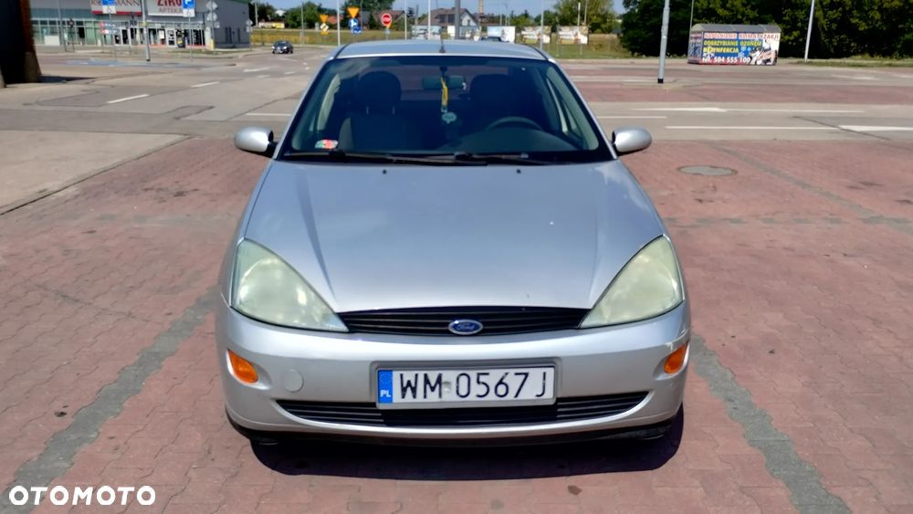 Ford Focus 1.6 Ambiente - 14