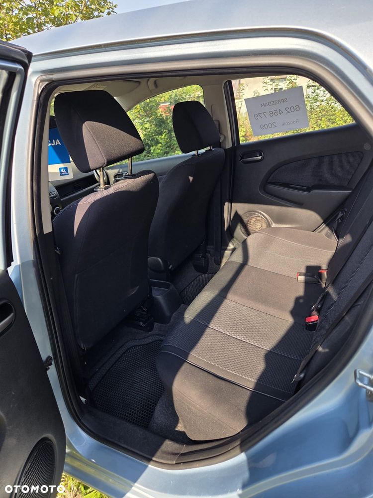 Mazda 2 - 10
