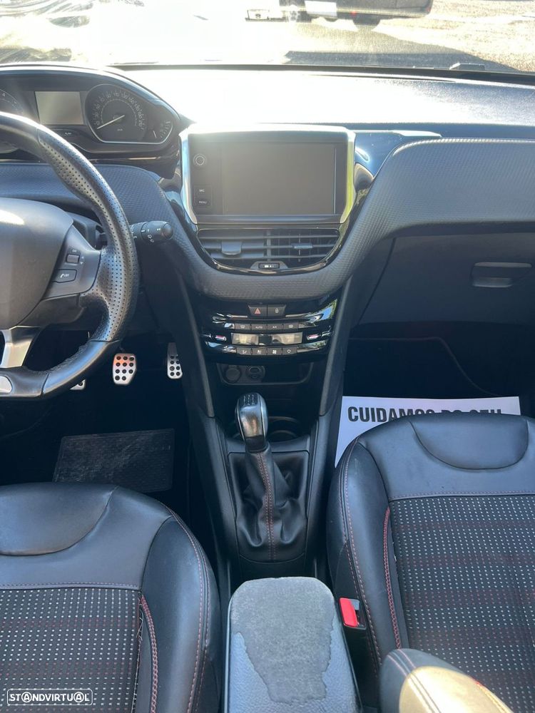 Peugeot 208 1.2 PureTech GT Line - 16