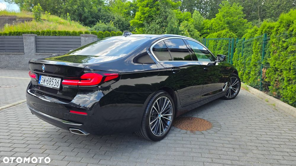 BMW Seria 5 520d xDrive Luxury Line - 3
