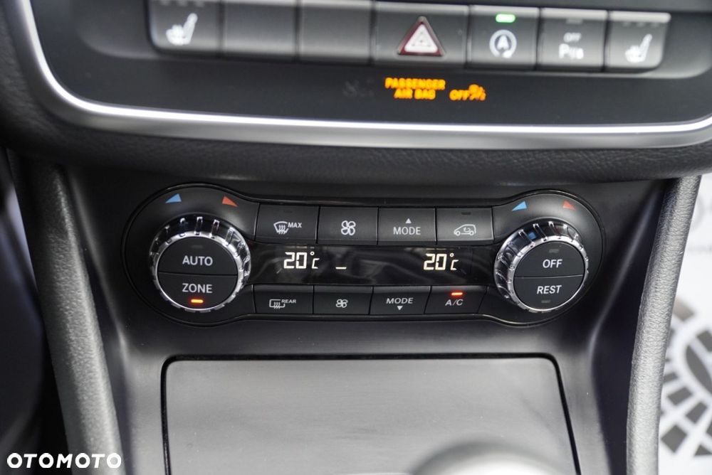 Mercedes-Benz CLA 200 UrbanStyle Edition - 18