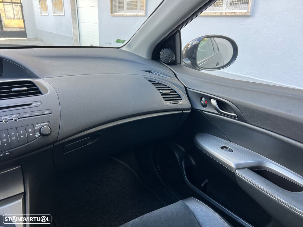 Honda Civic 1.4 i-VTEC Sport - 25