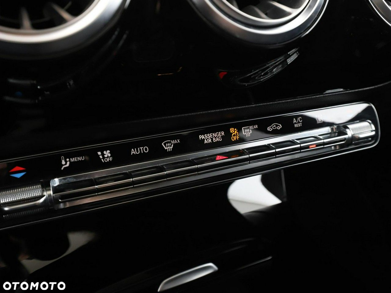 Mercedes-Benz CLA 250 E Progressive 8G-DCT - 27