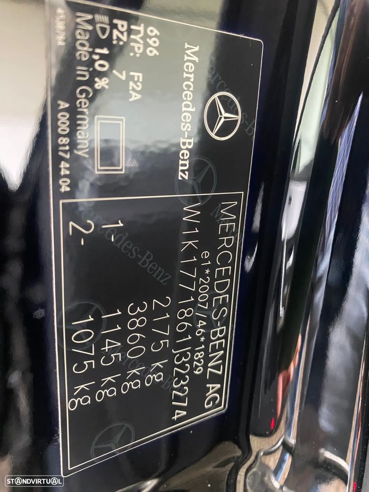 Mercedes-Benz A 250 Limousine e AMG Line - 22