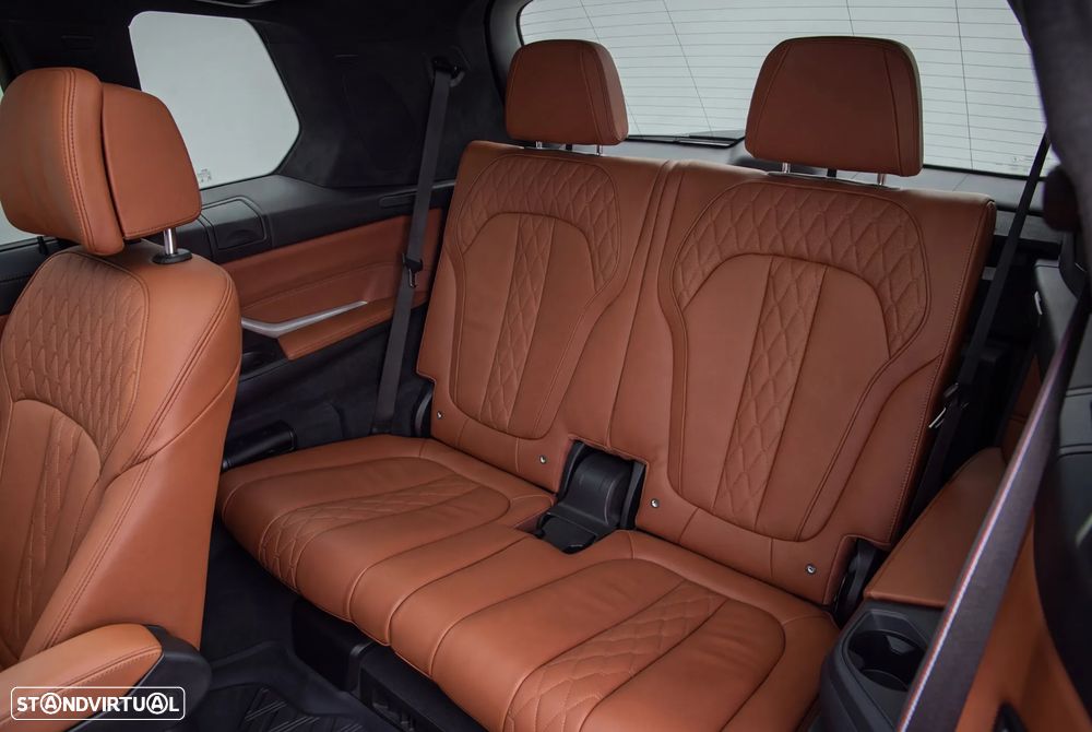 BMW X7 40 d xDrive Pack M Desportivo - 15