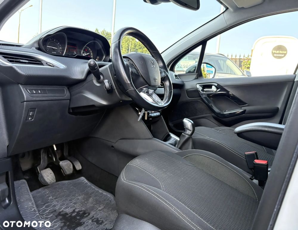 Peugeot 208 1.2 PureTech Style - 11