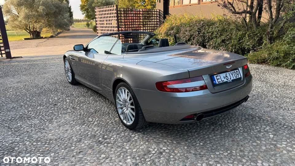 Aston Martin DB9 Standard - 4
