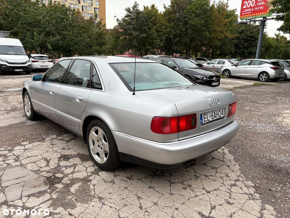 Audi A8 4.2 Quattro - 5