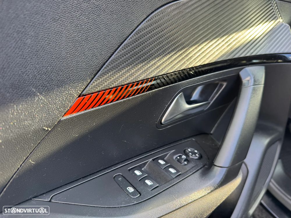 Peugeot 2008 PureTech 130 EAT8 Allure - 12