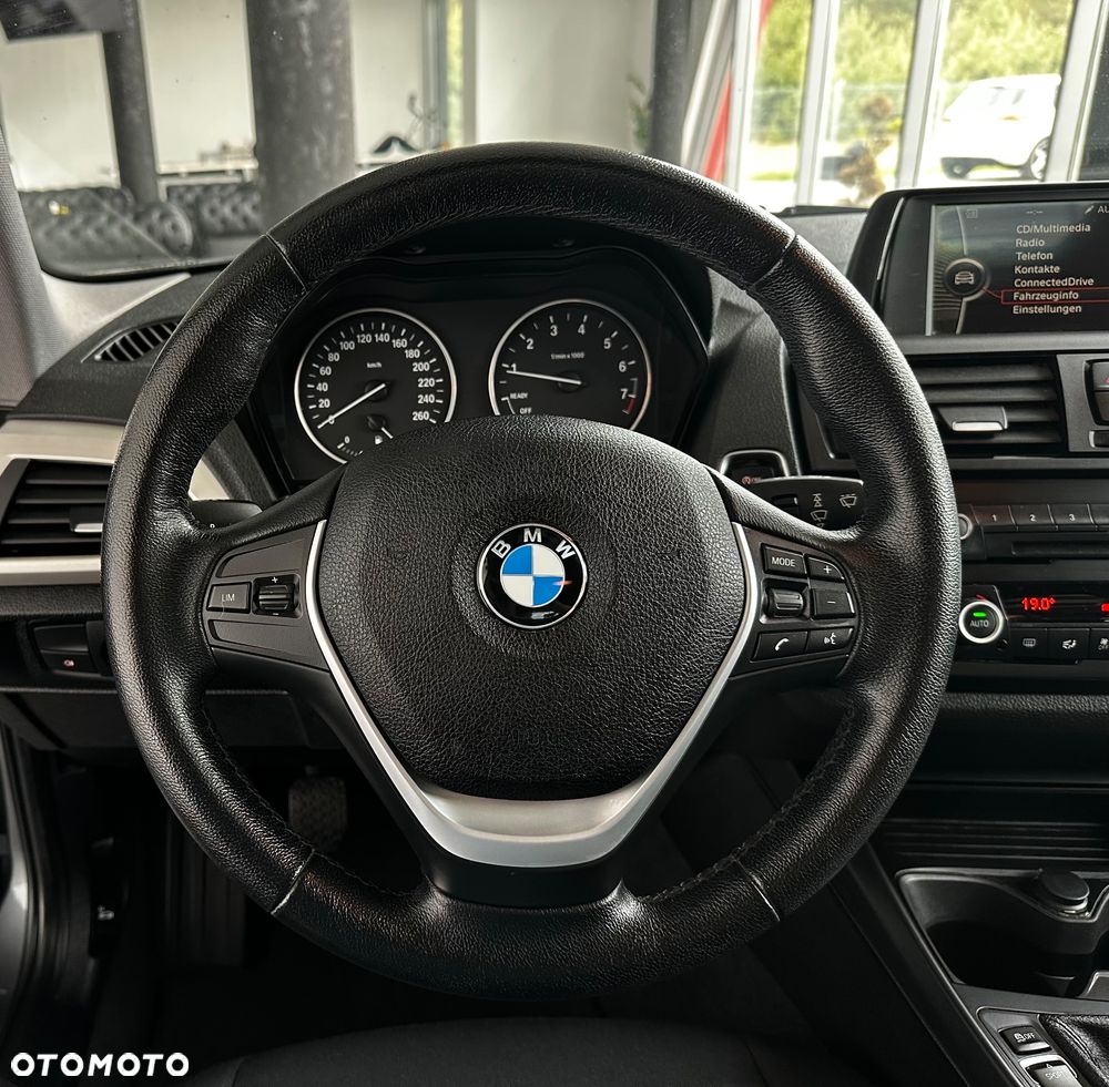 BMW Seria 1 116i - 22