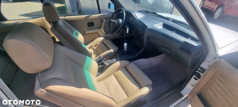 BMW Seria 3 325i - 11