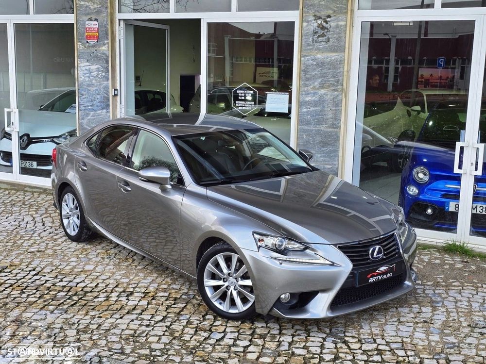 Lexus IS 300H Executive+ - 3