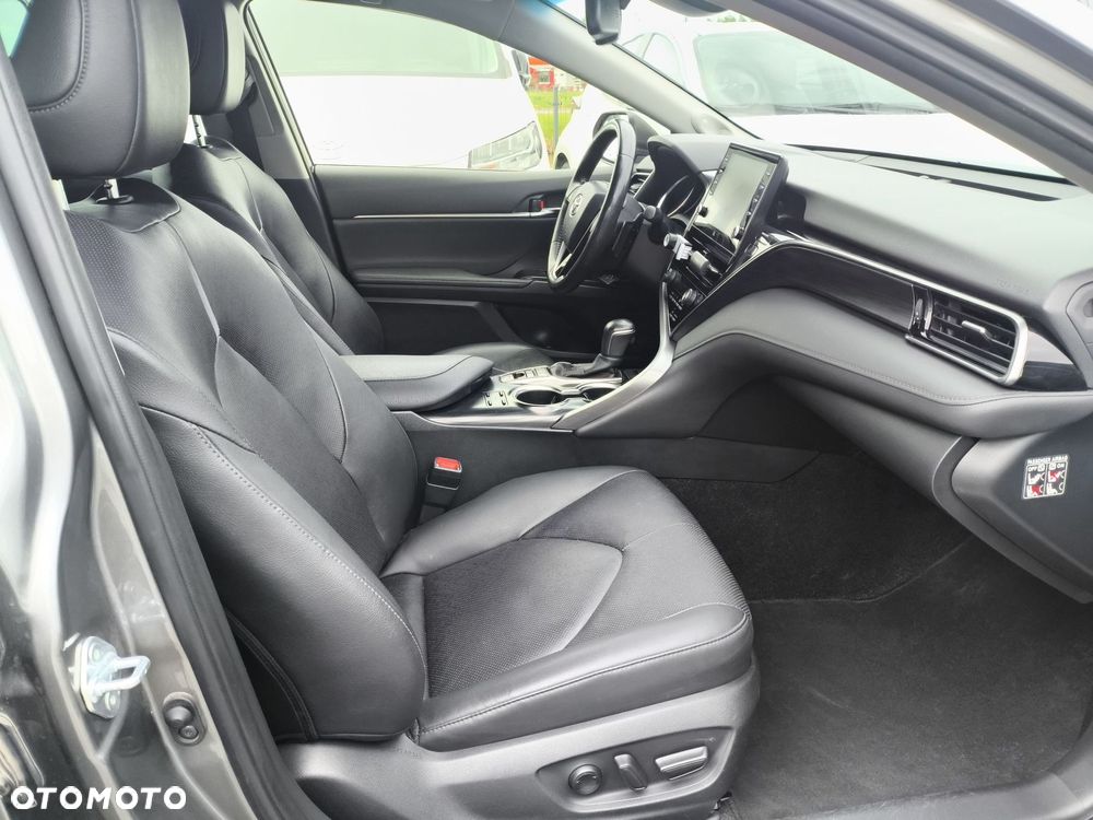 Toyota Camry 2.5 Hybrid Executive CVT - 11