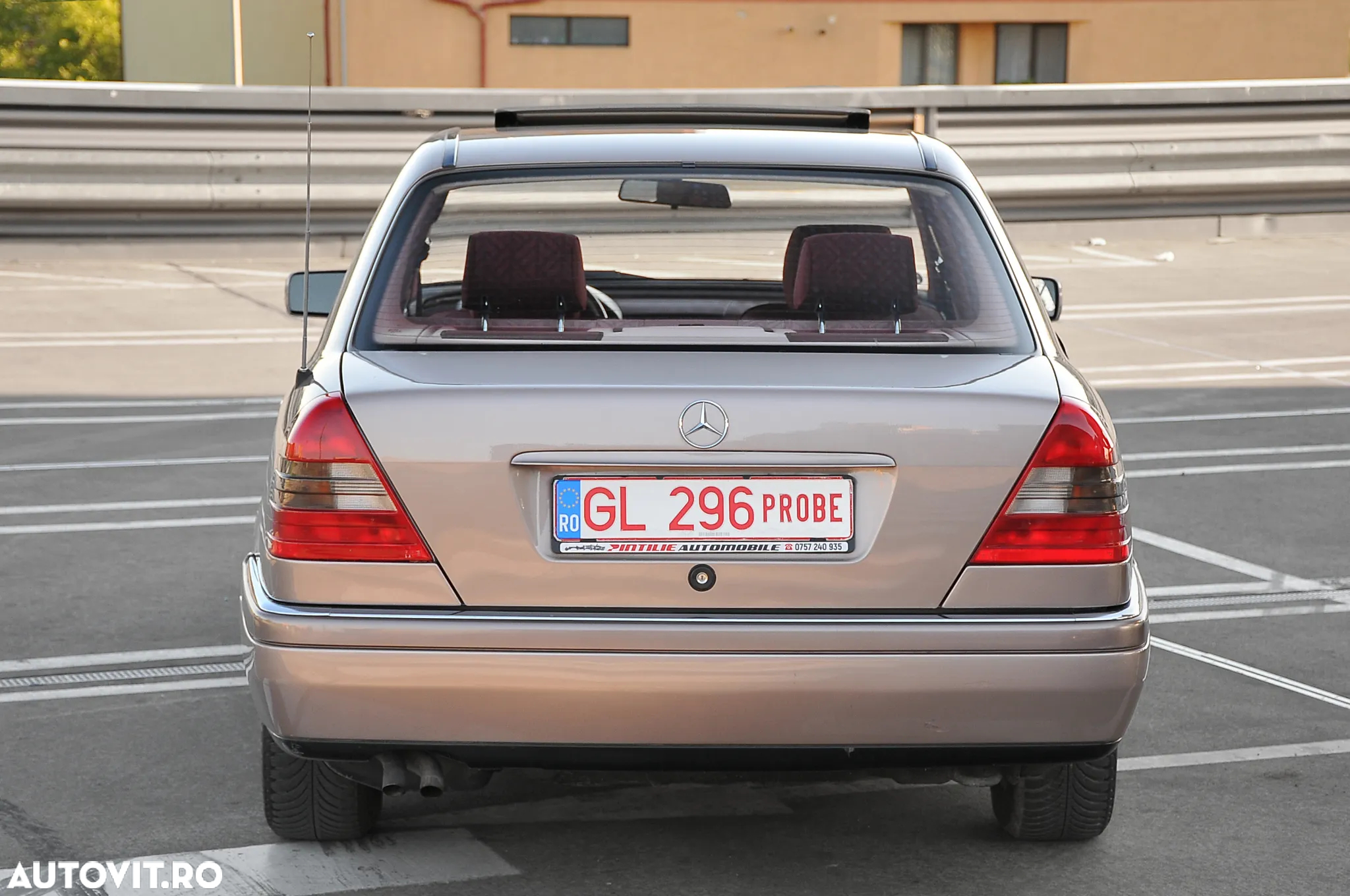 Mercedes-Benz C - 9
