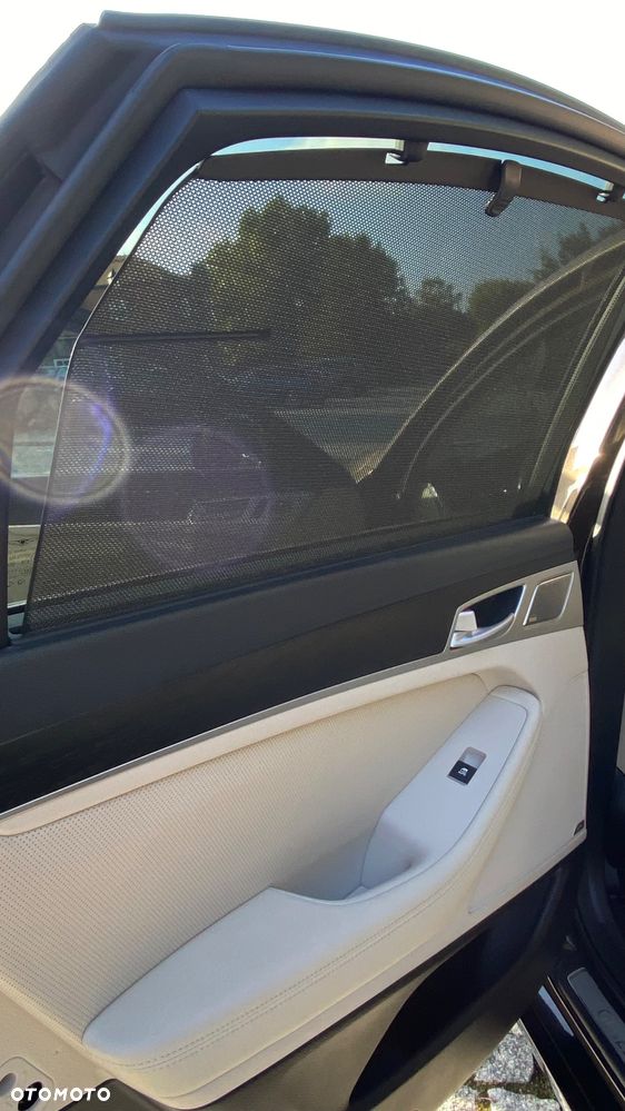 Hyundai Genesis - 26