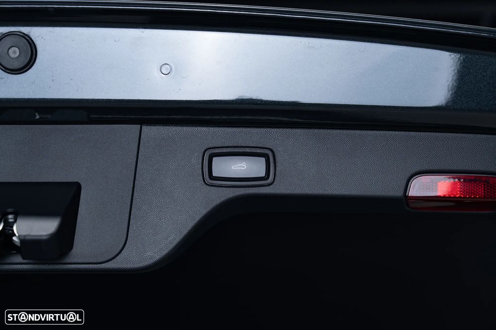 Porsche Macan Electric 4 - 15