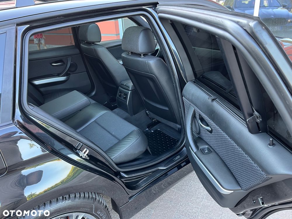 BMW Seria 3 320d DPF Blue Performance Edition Fleet Sport - 37