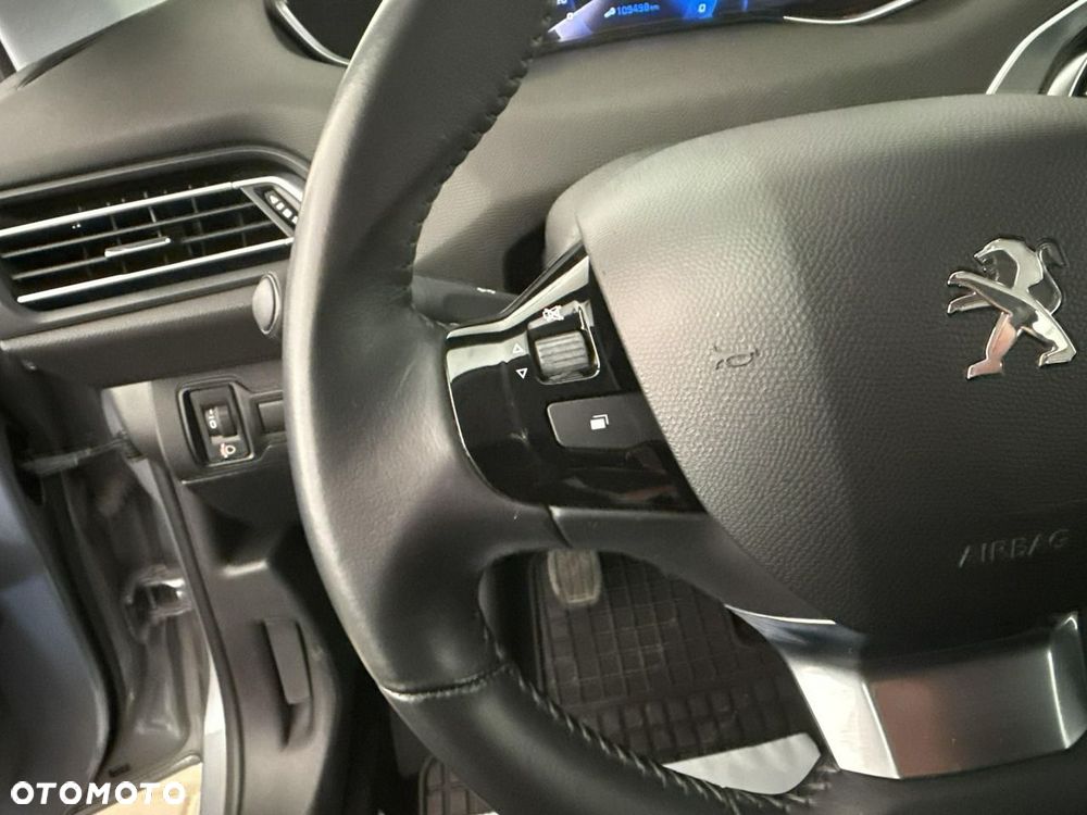 Peugeot 308 - 25