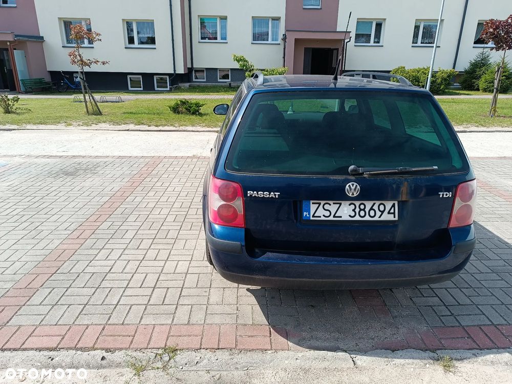 Volkswagen Passat 1.9 TDI Trendline - 4