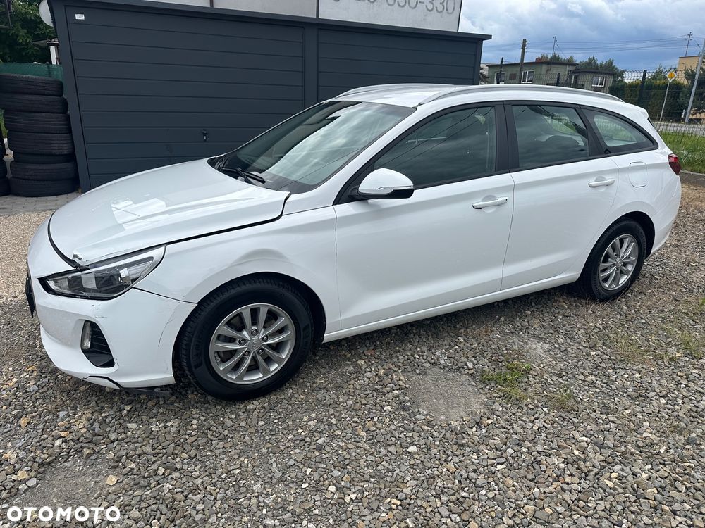 Hyundai i30 1.6 CRDi Classic + - 17