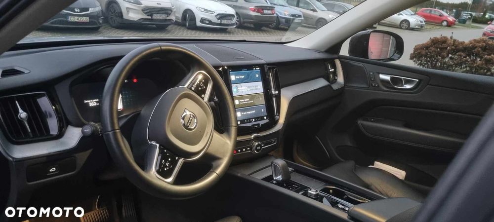 Volvo XC 60 B4 D AWD Plus Dark - 9