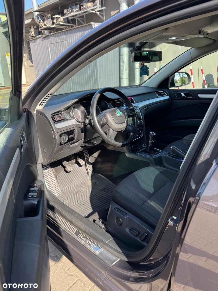 Skoda Superb 2.0 TDI PD Elegance - 12