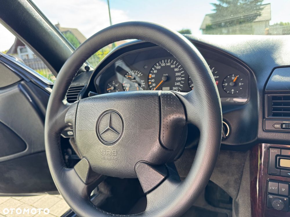 Mercedes-Benz SL - 12