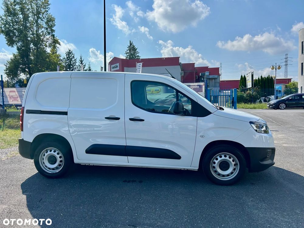 Toyota Pro Ace City - 4