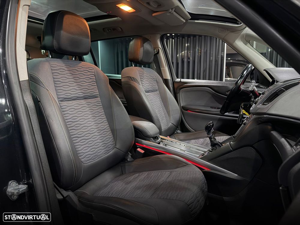 Opel Zafira 2.0 CDTi Executive - 29