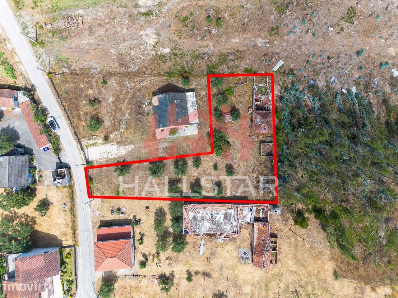 Moradia para Restaurar / Total de 1317m2 / Casal do Ribeiro - Grande imagem: 4/21
