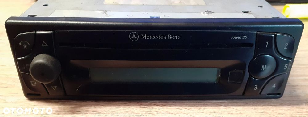 RADIO RADIOODTWARZACZ MERCEDES VANEO W414 - 1