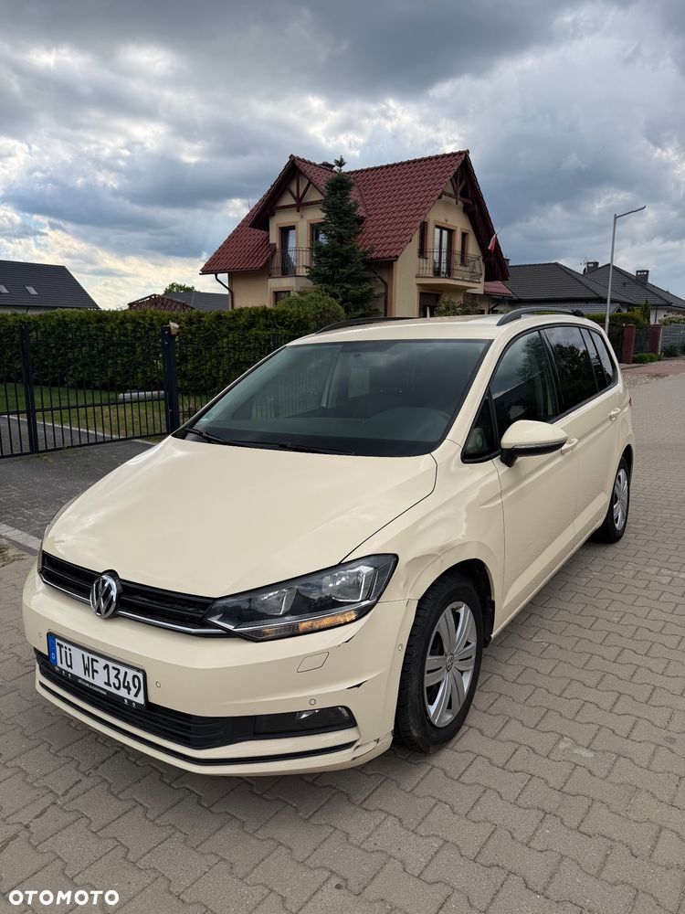 Volkswagen Touran - 1