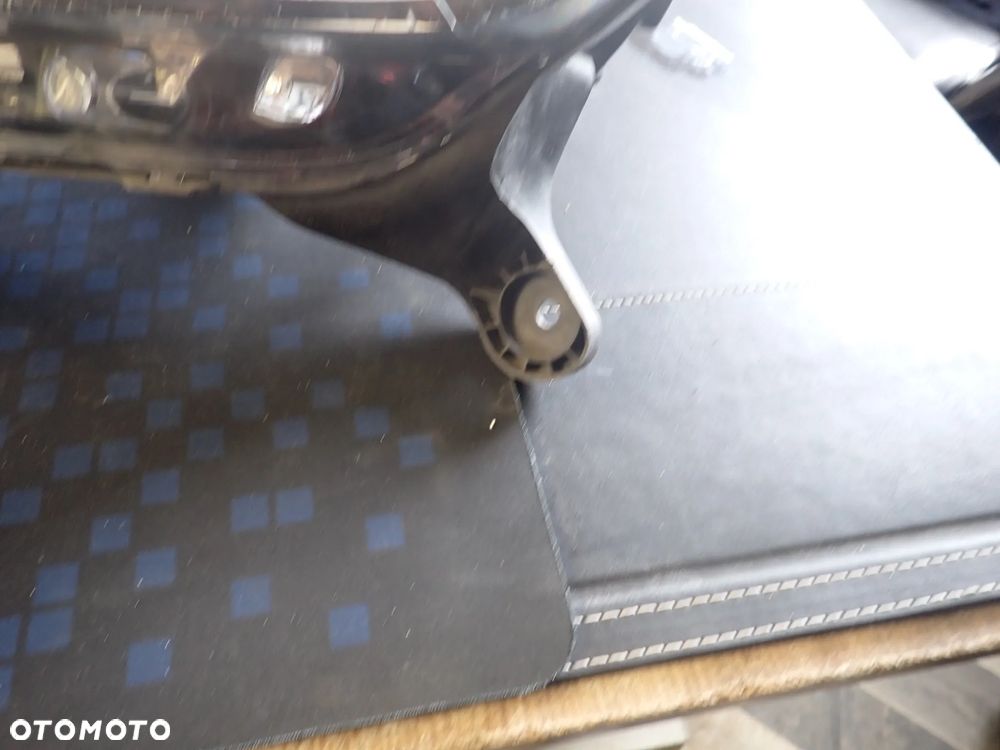 DACIA SANDERO II LAMPA PRZEDNIA PRZÓD LEWA NR 260605312R - 2