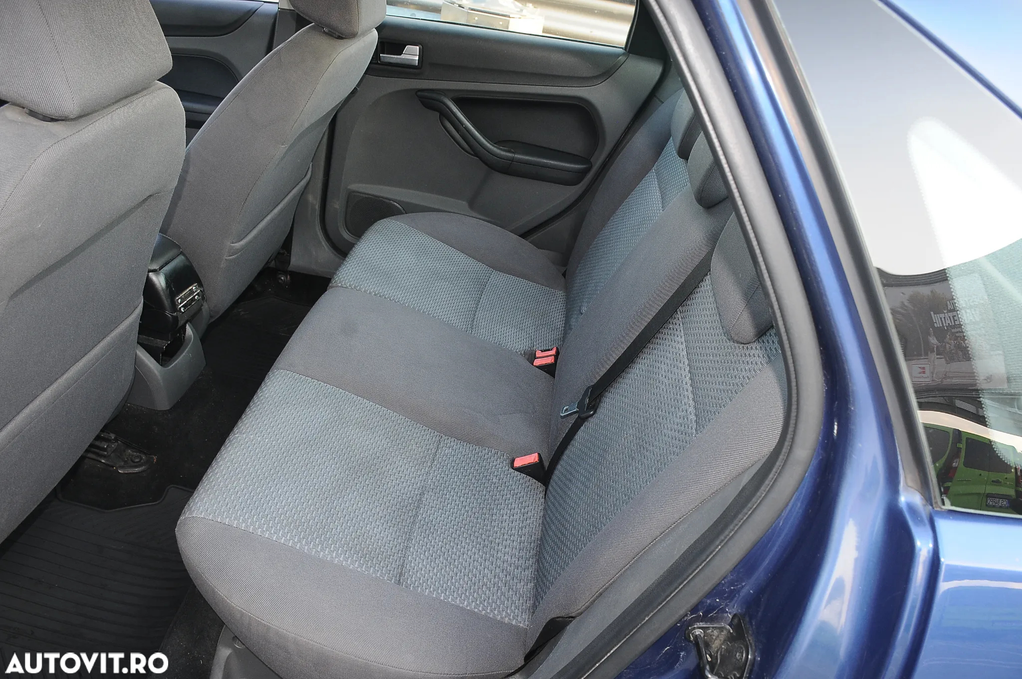 Ford Focus 1.6i Ti-VCT Trend - 8