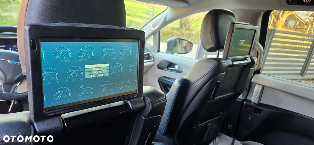 Chrysler Pacifica - 22