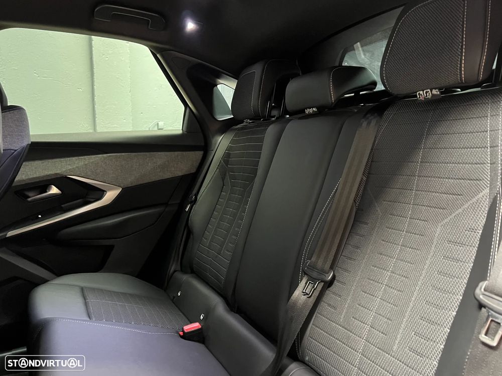 Peugeot 3008 1.2 Hybrid Allure e-DCS6 - 12