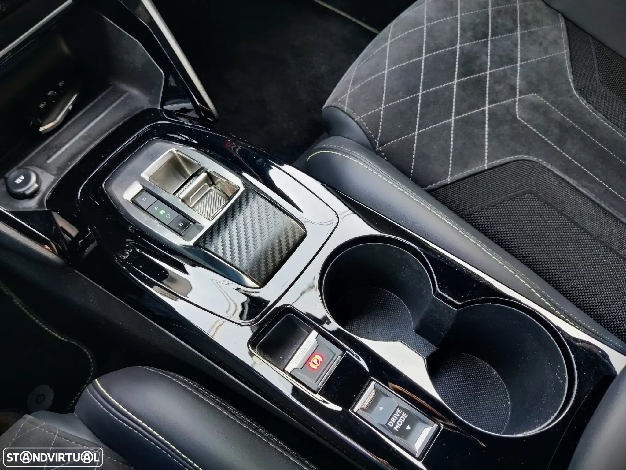 Peugeot e-208 50 kWh GT - 32