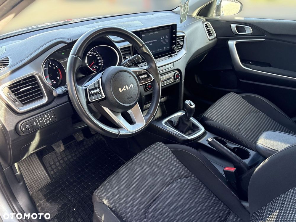 Kia Ceed - 9