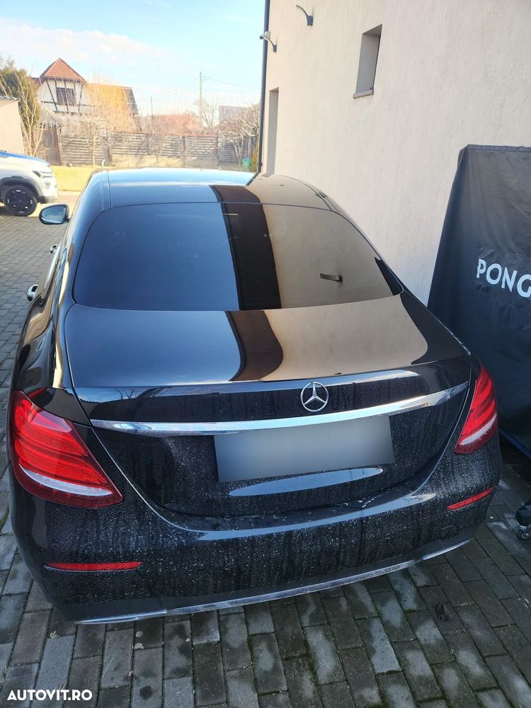 Mercedes-Benz E 220 d 4MATIC 9G-TRONIC AMG Line - 1