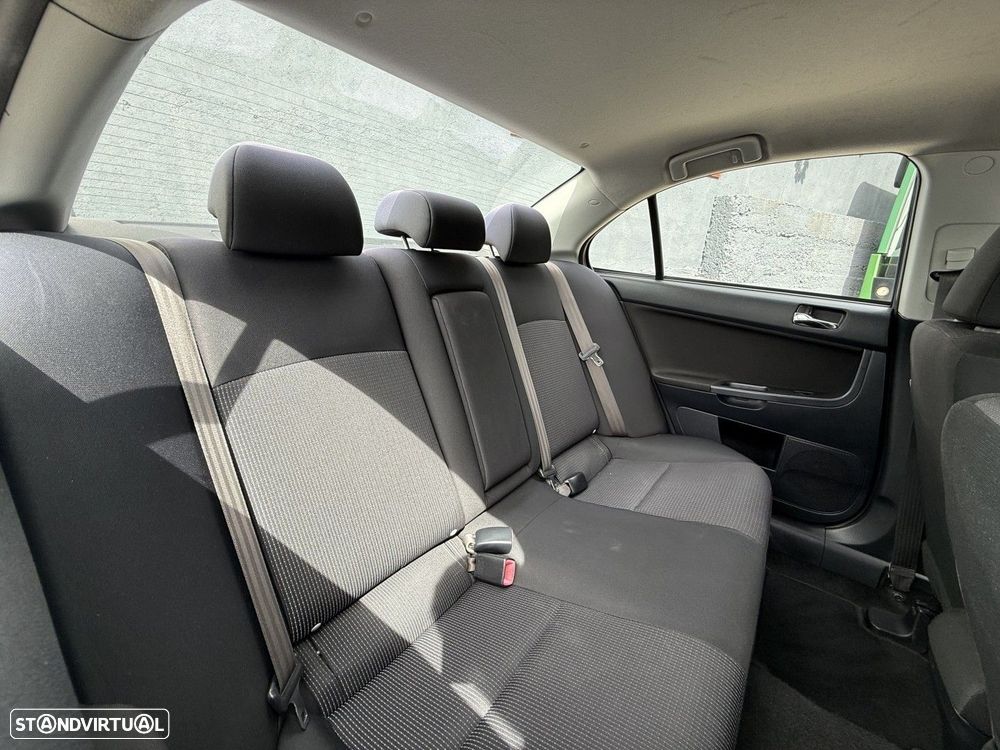 Mitsubishi Lancer 1.6 Invite ClearTec - 6