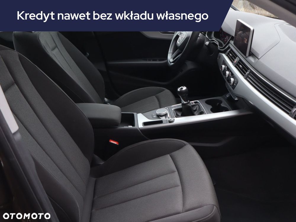 Audi A4 Limousine - 11