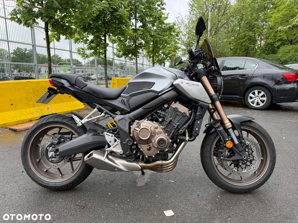 Honda CB - 1