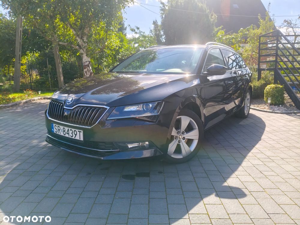 Skoda Superb Combi 2.0 TDI DSG Premium Edition - 1