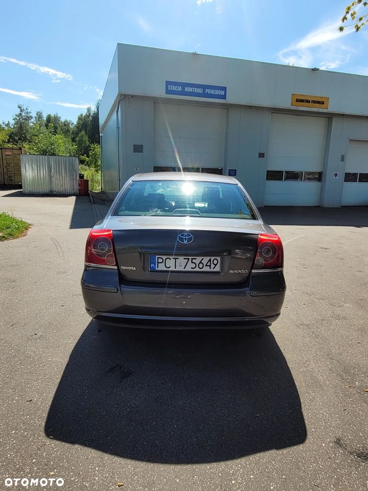 Toyota Avensis 1.6 VVT-i Terra - 4