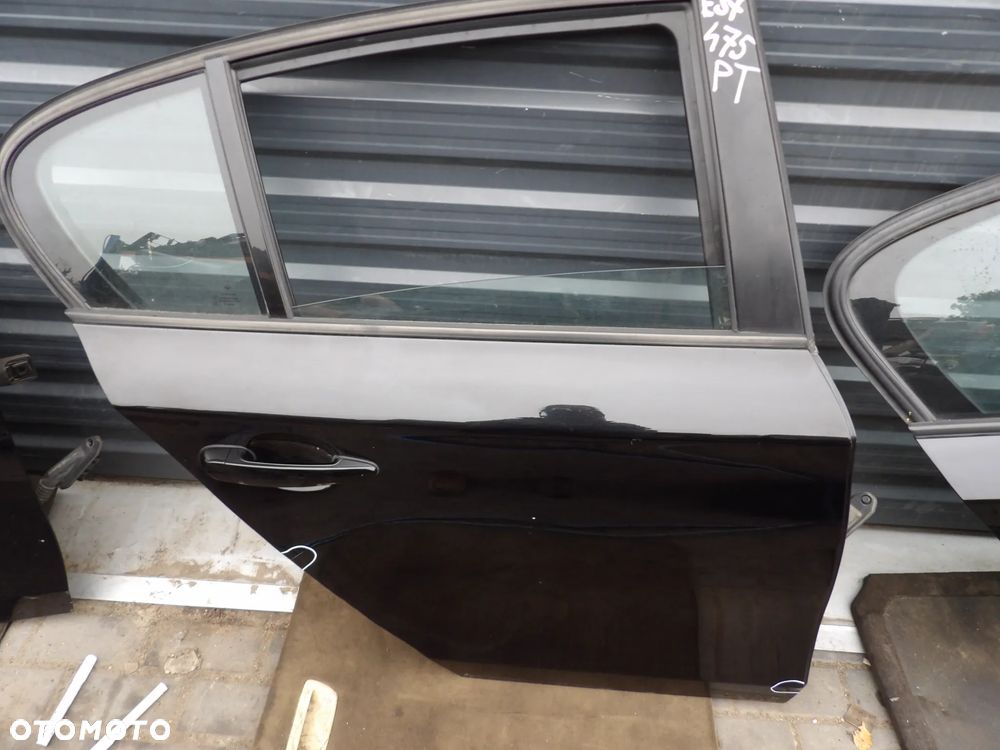 BMW - E87 - KOLOR 475 - DRZWI PRAWY TYŁ - 1