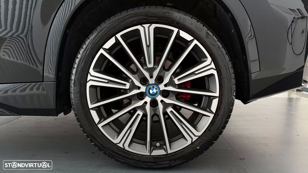 BMW iX1 eDrive20 Pack Desportivo M - 18