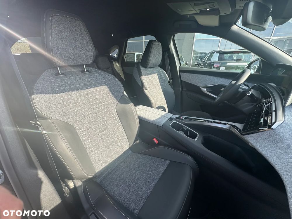Peugeot 3008 1.2 PureTech mHEV Allure e-DCS6 - 19