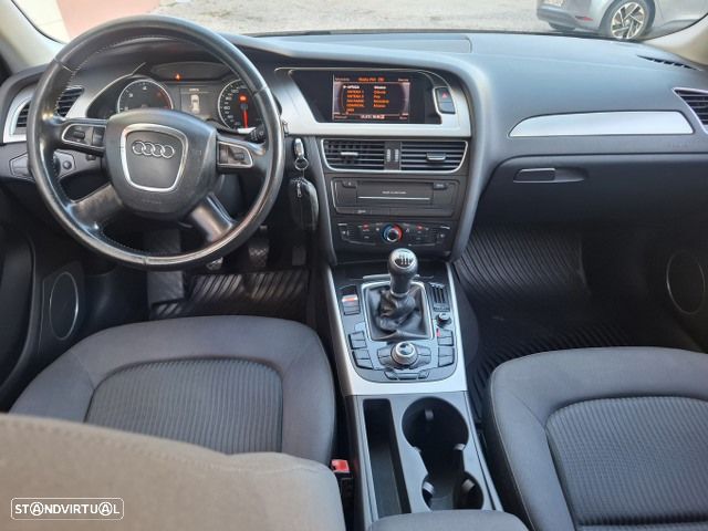 Audi A4 Avant 2.0 TDI Advance - 8