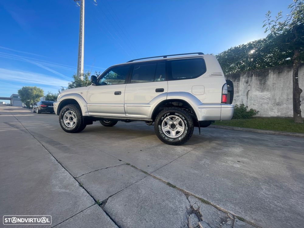 Toyota Land Cruiser Prado - 10