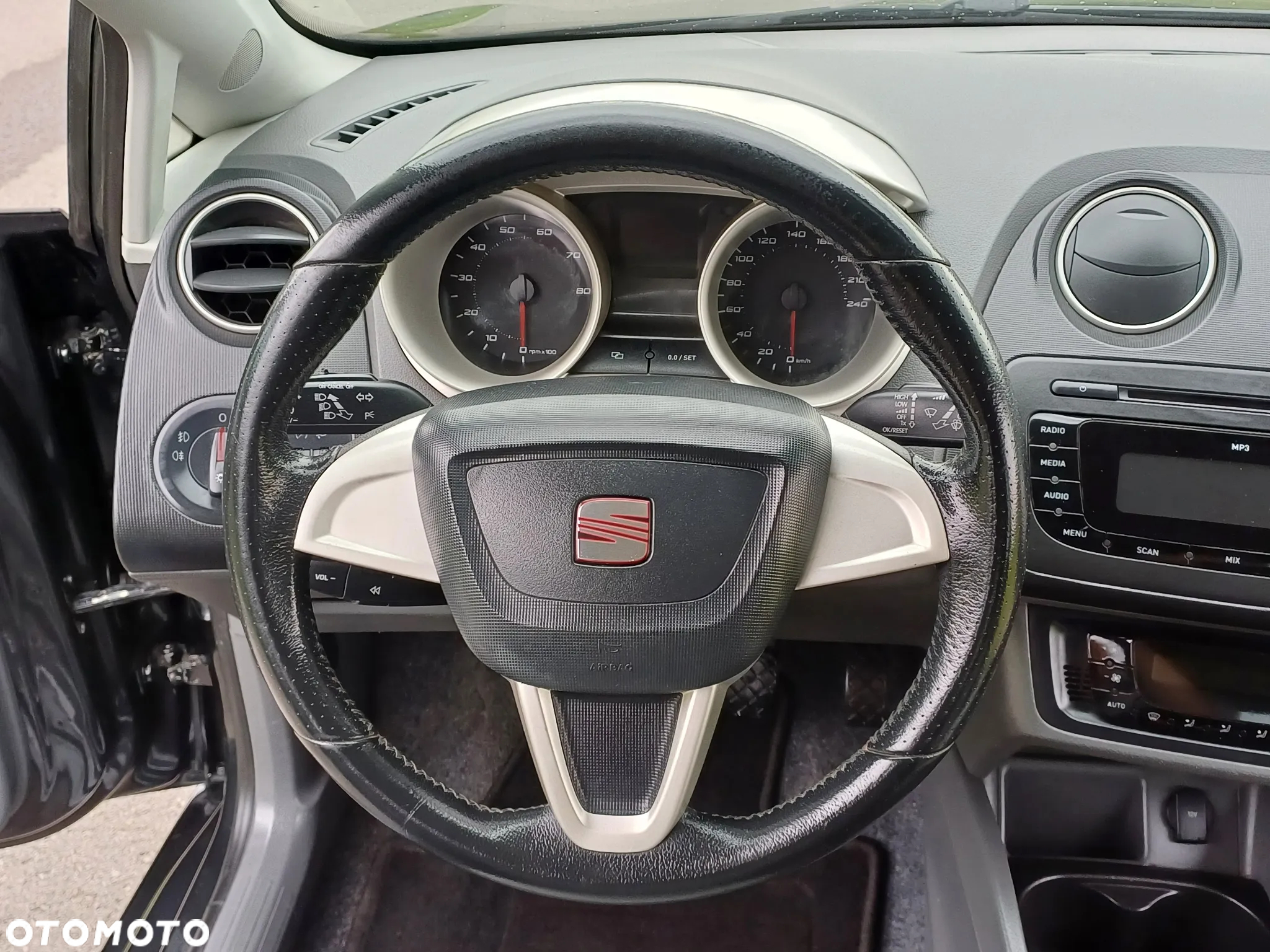 Seat Ibiza 1.4 16V Style - 28